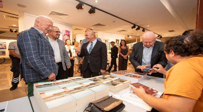 Ünlü Tarihçi Mansel: İzmir'e Aşık Oldum