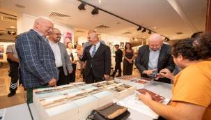 Ünlü Tarihçi Mansel: İzmir'e Aşık Oldum