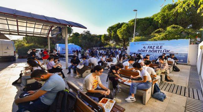 İzmir'de üniversite öğrencileri yine unutulmadı 