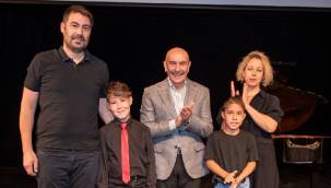 Soyer: "İki Elimiz Yakanızda"