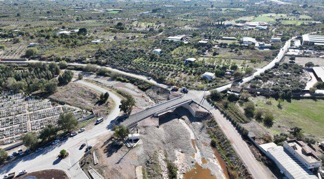 Nif Çayı Köprüsü yenilenerek trafiğe açıldı 