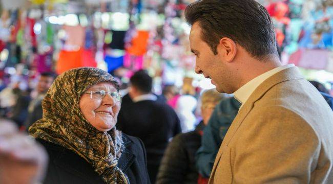 AK Partili Çiftçioğlu, Karşıyaka'yı karış karış geziyor "Vatandaş CHP'den memnun değil, değişim istiyor"