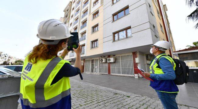 Bornova'da 61 bin 673 binanın kimlik belgesi çıkarıldı