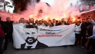 Buca'da miting gibi çifte açılış