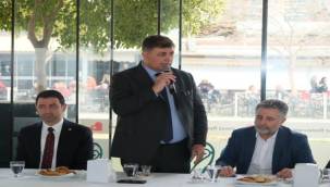 CHP'li Önal'dan Bayraklılı muhtarlara söz: "Hep yanınızda olacağız"