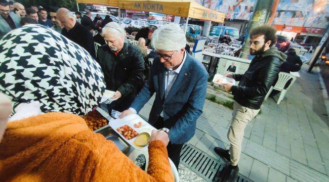 AK PARTİ BUCA İFTARINA YÜZLERCE KİŞİ KATILDI