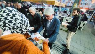 AK PARTİ BUCA İFTARINA YÜZLERCE KİŞİ KATILDI