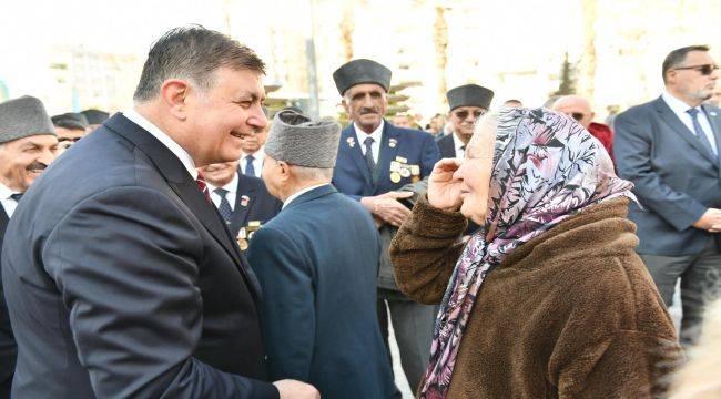 Başkan Tugay'dan resmi tören sitemi