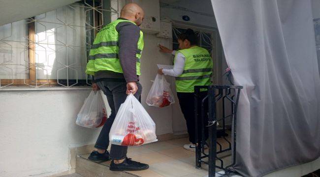 Bayraklı Belediyesinden 13 bin kişiye iftar paketi