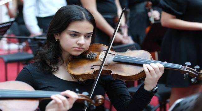 ÇOCUK SENFONİ ORKESTRASI 'BAHARA MERHABA' DEDİ