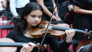 ÇOCUK SENFONİ ORKESTRASI 'BAHARA MERHABA' DEDİ