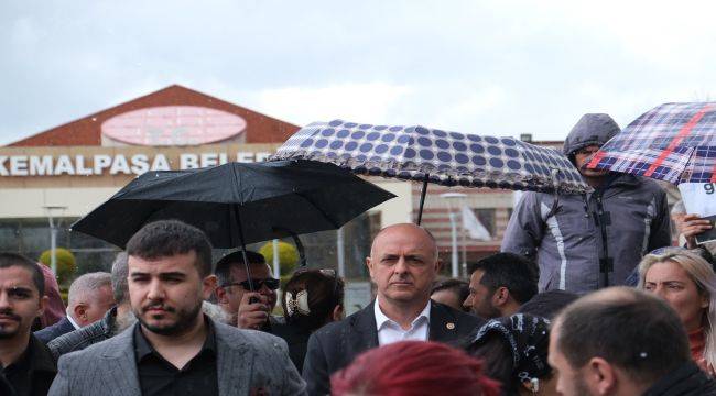 Hayvansever Özlale protesto eylemine katıldı