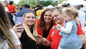 23 Nisan Karşıyaka'nda coşkuyla kutlandı