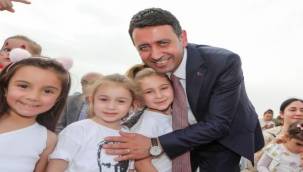 Başkan Önal sözünü tuttu:Binler Bayraklı'ya akın etti