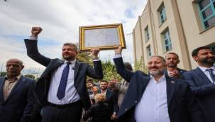 Duman mazbatasını binlerce Bucalı ile beraber aldı