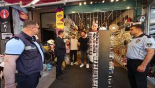 Konak zabıtasından ruhsat ve kaldırım işgaline sıkı denetim