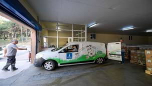 İzmir Büyükşehir Belediyesi süt dağıtımına başladı