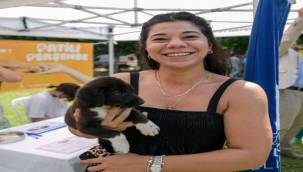 İzmir'de Patili Perşembe ile can dostlar yeni yuvalarına kavuştu