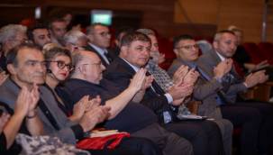 Başkan Tugay Edebiyat Festivali'ni şiirle açtı 