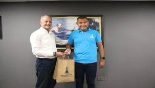 Güneşin İzinde, Hayallerinin Peşinde