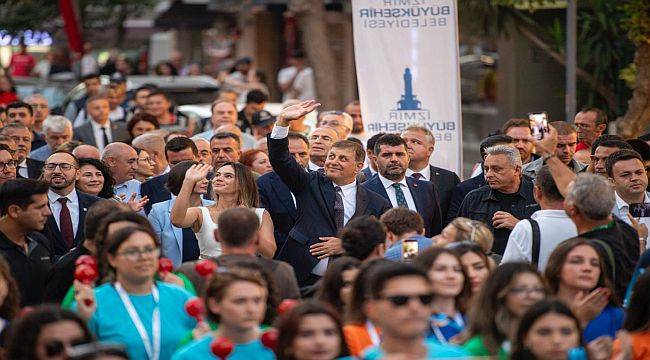 94. İEF muhteşem kortejle başladı