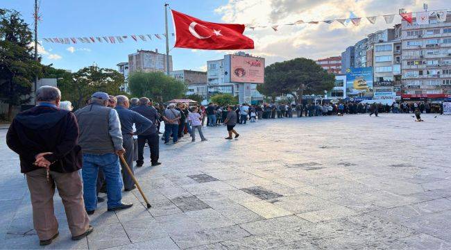 Cağ Kebabı Ateşi İzmir'i Sardı