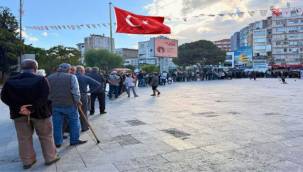 Cağ Kebabı Ateşi İzmir’i Sardı