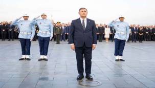 İzmir Ata'sını unutmadı