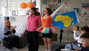 İzmir Şehir Tiyatroları'nın "Sanat İyileştirir" projesi sürüyor