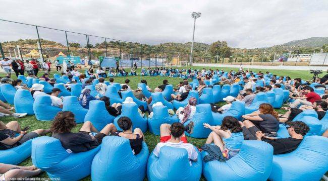 Gençlerin enerjisi İzmir'i dönüştürüyor