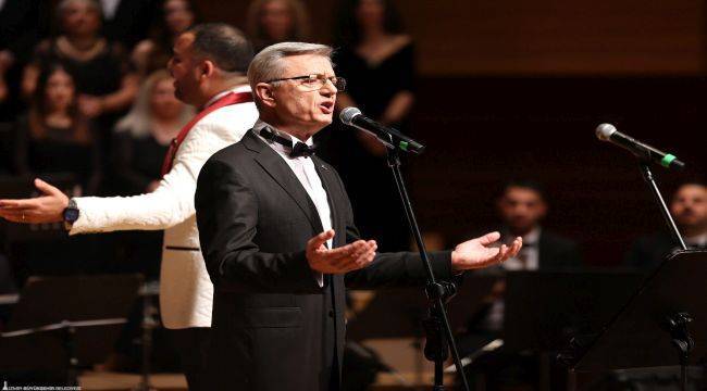 "İzmir Korosundan Sonbahar Tınıları"