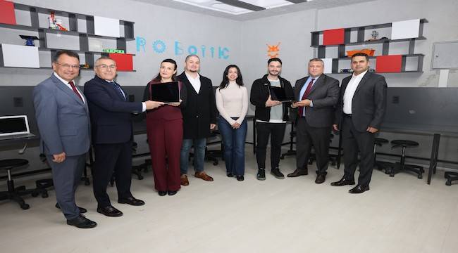 Okul-sanayi iş birliğiyle okullara bilgisayar bağışı yapılıyor