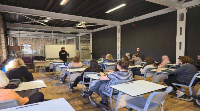 İzmirli yurttaşlar, rahim ağzı kanserine karşı bilinçleniyor