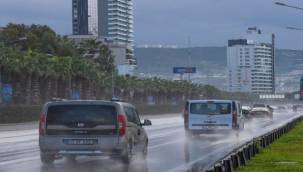 İzmir'de kuvvetli yağış ve fırtına alarmı