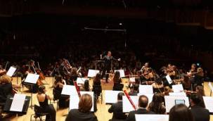 İzmir Oda Orkestrası, dünyaca ünlü keman sanatçısı Küden ile aynı sahnede