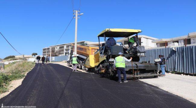 Çeşme'nin yolları yaza hazırlanıyor