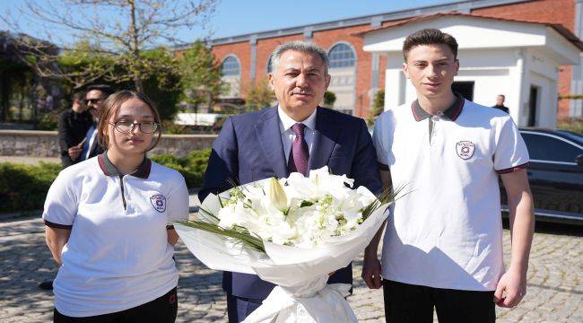 KOSBİFEST 2026'da gelecek sahneye çıktı: sanayi, bilim ve sanat İzmir'de buluştu