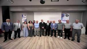 İzmir Ekonomi Kulübü'nde Türkiye'nin NATO üyeliği, milli güvenliği ve jeopolitik geleceği masaya yatırıldı