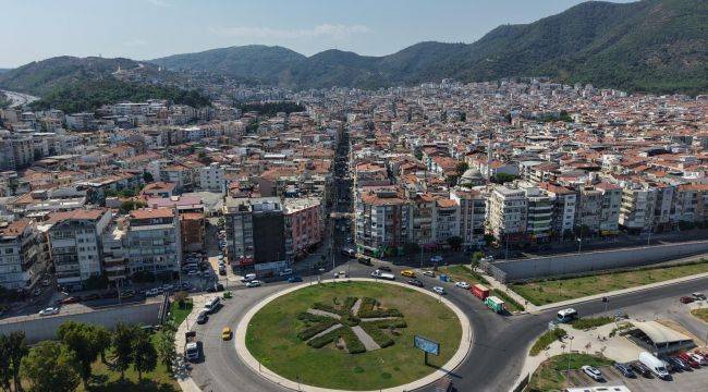 Balçova'nın caddeleri "çiçek gibi" oldu
