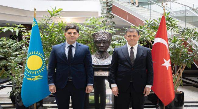 Başkan Tugay'dan Kazakistan iş dünyasına İzmir daveti 