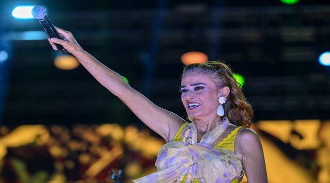 İEF'de Yıldız Tilbe rüzgarı esti