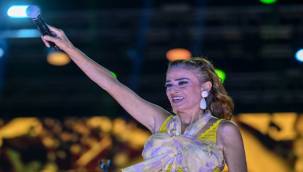 İEF'de Yıldız Tilbe rüzgarı esti