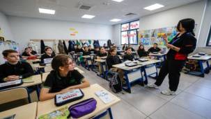 Büyükşehir'den öğrencilere deprem çantası ve afet eğitimi