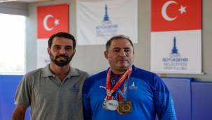 İzmir'in engelleri aşan judocusu